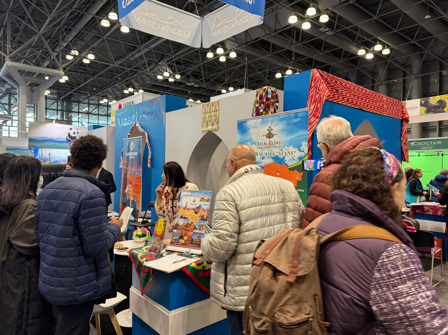 В Узбекистан проводится планомерная работа по широкому привлечению иностранных туристов, созданию для них необходимых условий, дальнейшему расширению туристских услуг, а также адресному продвижению туристского потенциала республики в зарубежных странах.